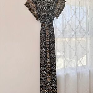 Nicole Richie Black and Gold Patterned Maxi Dress